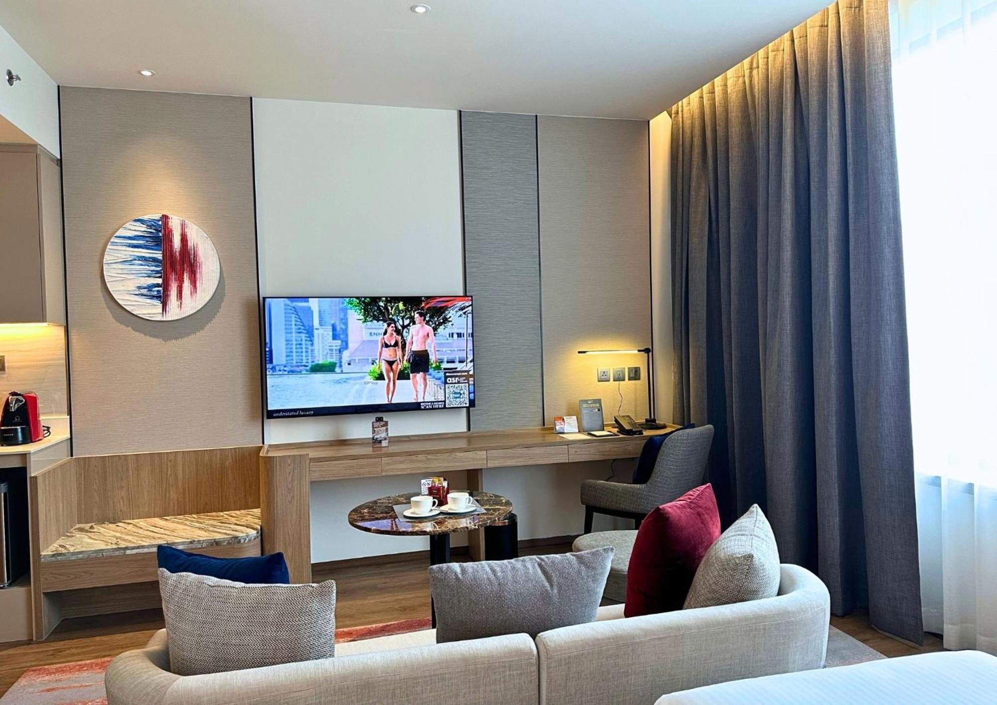 Ascott Embassy Sathorn Bangkok Ξενοδοχείο Εξωτερικό φωτογραφία A living room in a hotel