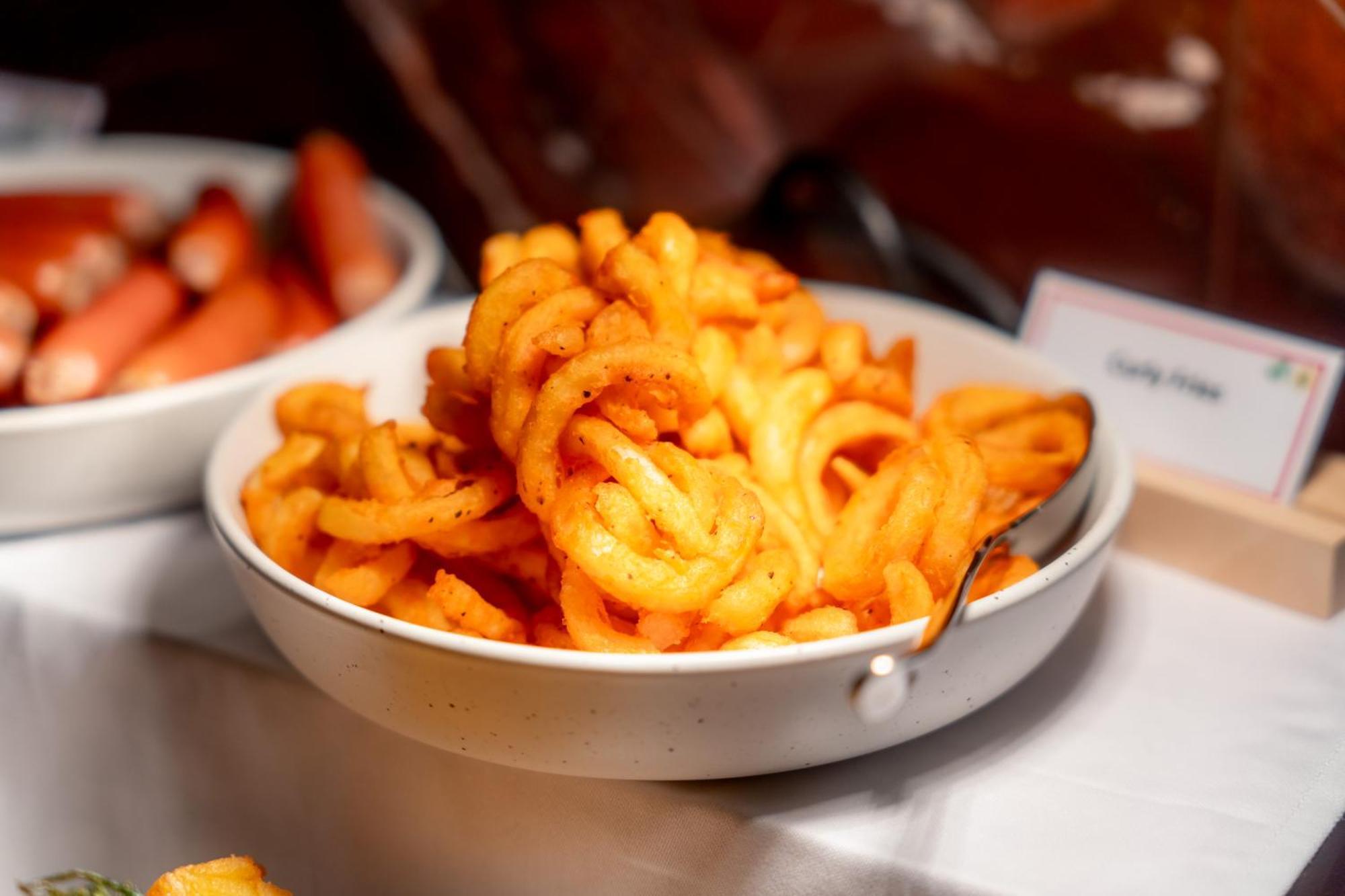 Ascott Embassy Sathorn Bangkok Ξενοδοχείο Εξωτερικό φωτογραφία A bowl of masala fries