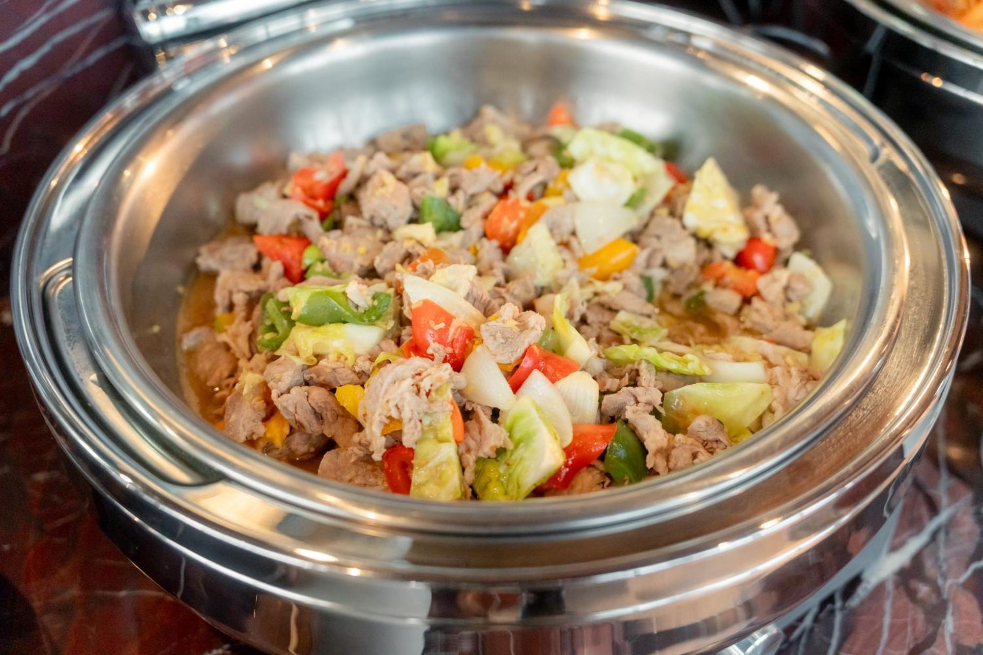 Ascott Embassy Sathorn Bangkok Ξενοδοχείο Εξωτερικό φωτογραφία A chafing dish